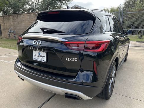 Used 2019 INFINITI QX50 Essential w/ Sensory Package image 10