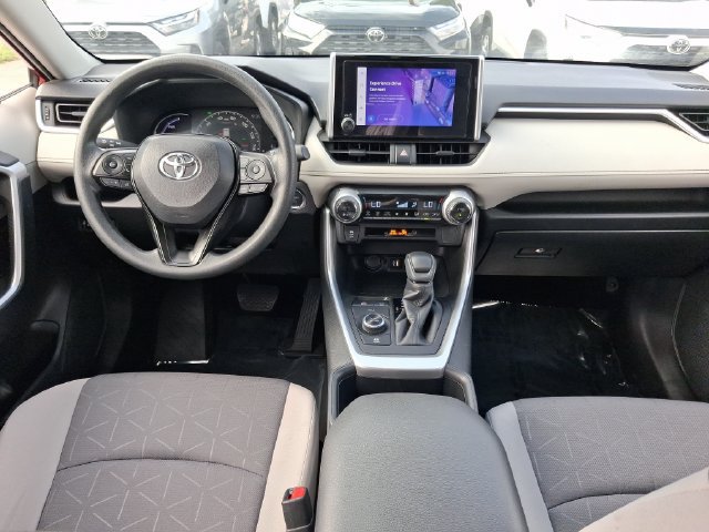Used 2025 Toyota RAV4 XLE AWD/4WD image 7