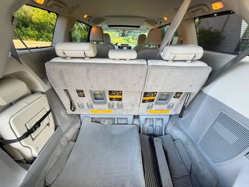 Used 2012 Toyota Sienna XLE FWD image 8