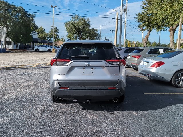 Used 2019 Toyota RAV4 XLE w/ Convenience Package FWD image 6