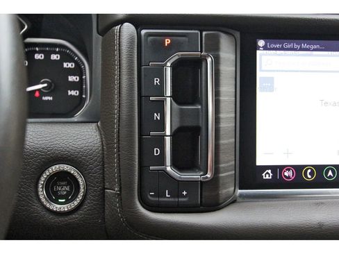 Used 2021 GMC Yukon Denali w/ Denali Premium Package image 25