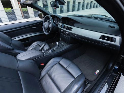 Used 2010 BMW M3 Convertible RWD image 24