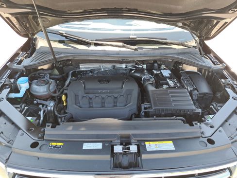 Used 2024 Volkswagen Tiguan SE image 27