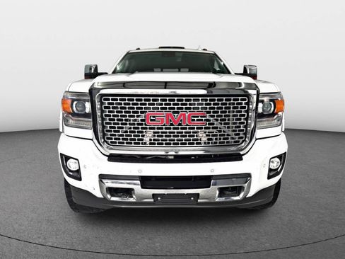 Used 2016 GMC Sierra 2500 Denali w/ Duramax Plus Package image 2