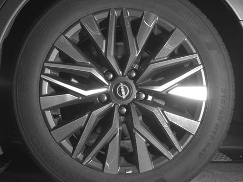 Used 2025 Nissan Altima 2.5 SV FWD image 14