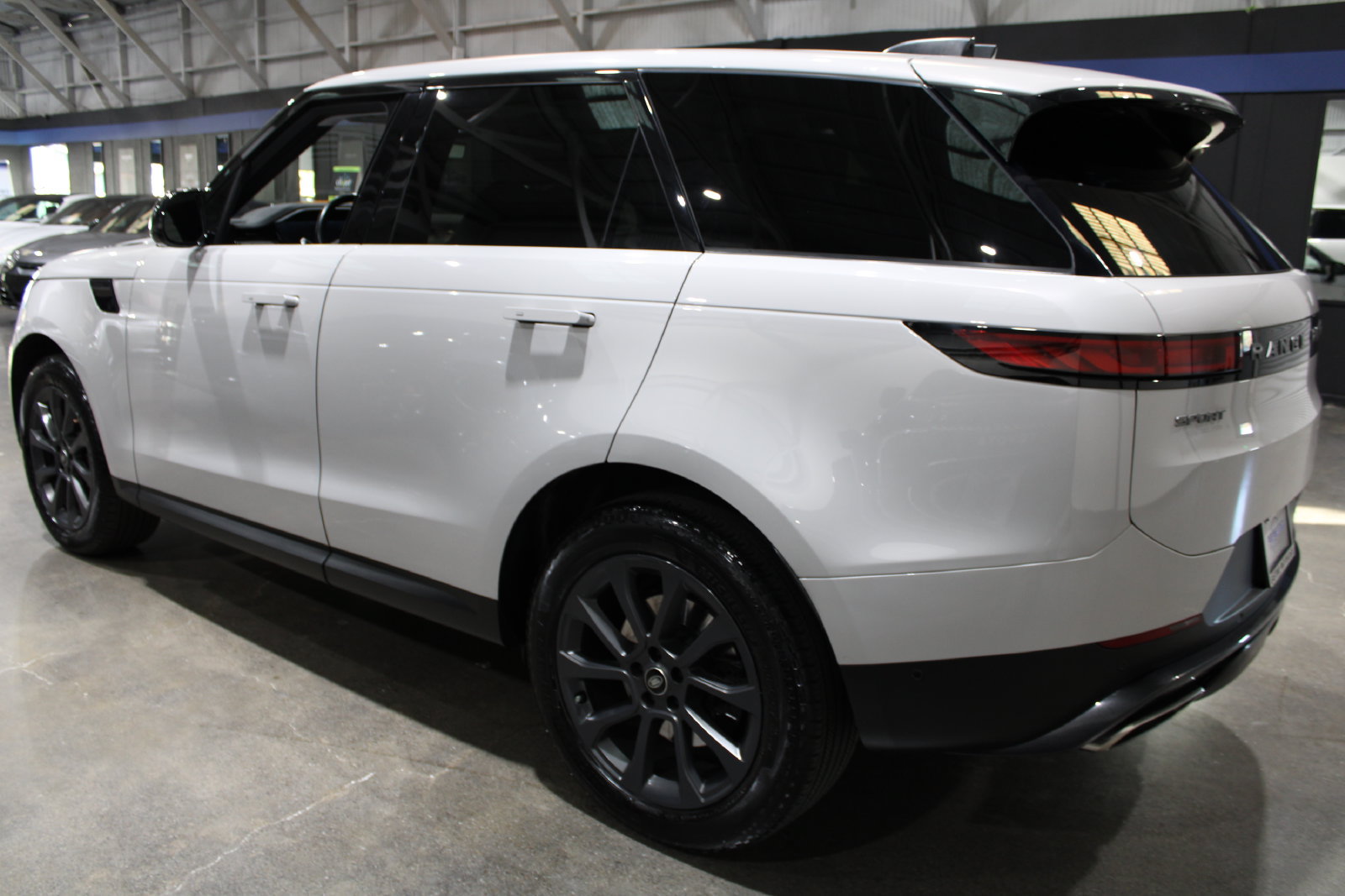 Used 2023 Land Rover Range Rover Sport SE AWD/4WD image 8