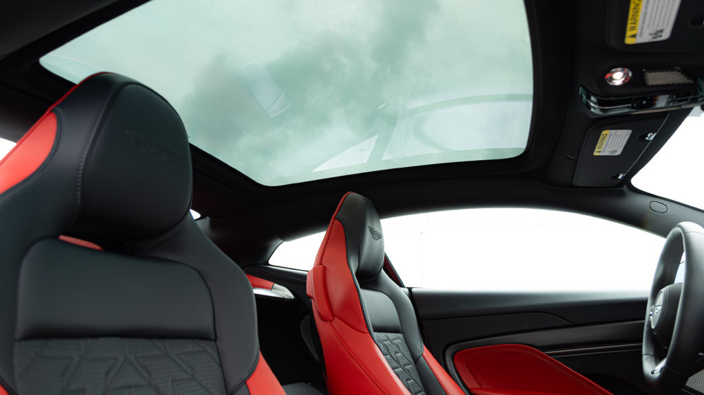 Used 2025 Aston Martin Vanquish RWD image 51