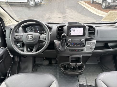 Used 2025 RAM ProMaster 2500 w/ Convenience Group FWD image 29