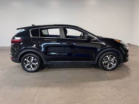 Used 2022 Kia Sportage LX FWD image 2