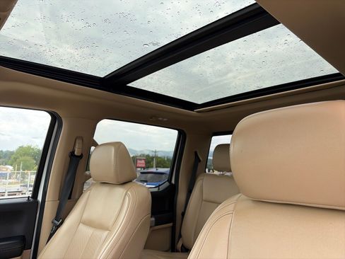 Used 2021 Ford F250 Lariat w/ Lariat Ultimate Package AWD/4WD image 8