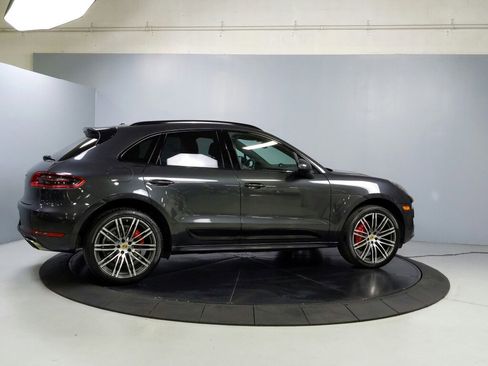 Used 2018 Porsche Macan Turbo image 8