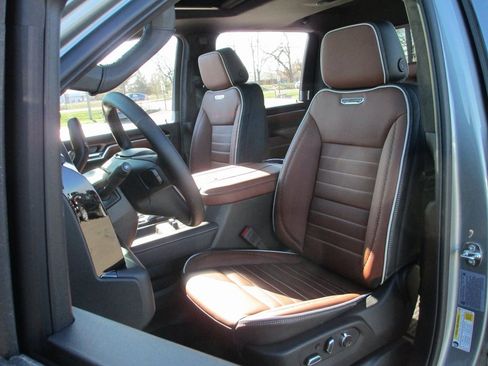 New 2026 GMC Sierra 2500 Denali Ultimate image 12