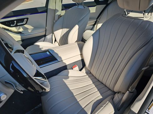 Certified 2023 Mercedes-Benz S 500 4MATIC image 17