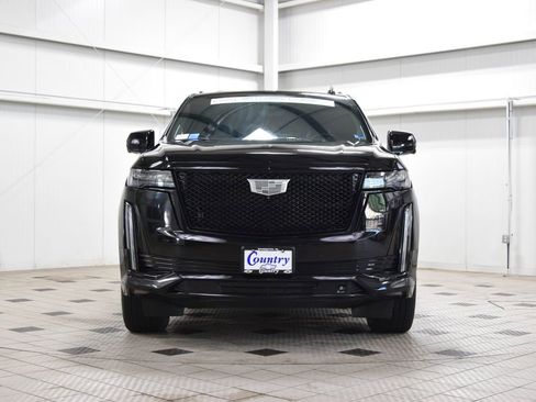 Used 2023 Cadillac Escalade Sport Platinum w/ LPO, ONYX Package AWD/4WD image 2