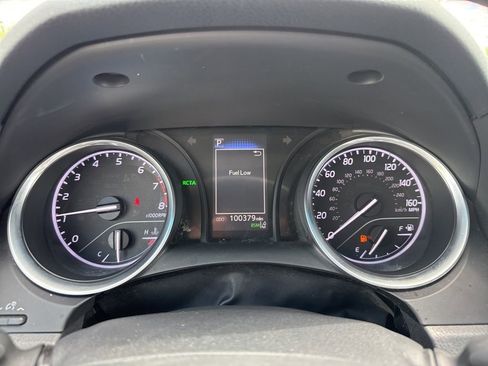 Certified 2018 Toyota Camry LE w/ Convenience Package image 10