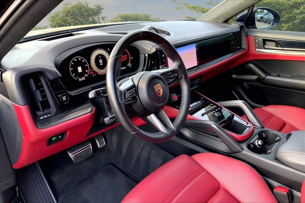 Used 2024 Porsche Cayenne Turbo GT AWD/4WD image 16
