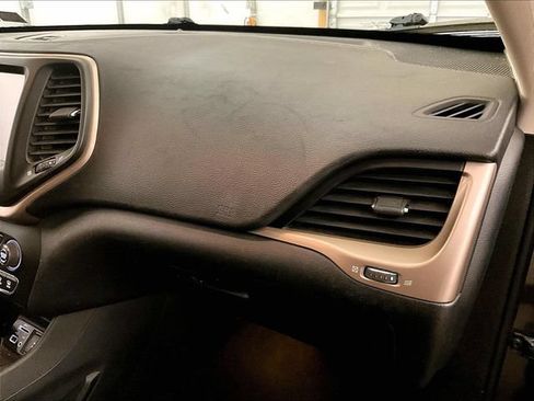 Used 2015 Jeep Cherokee Limited AWD/4WD image 15