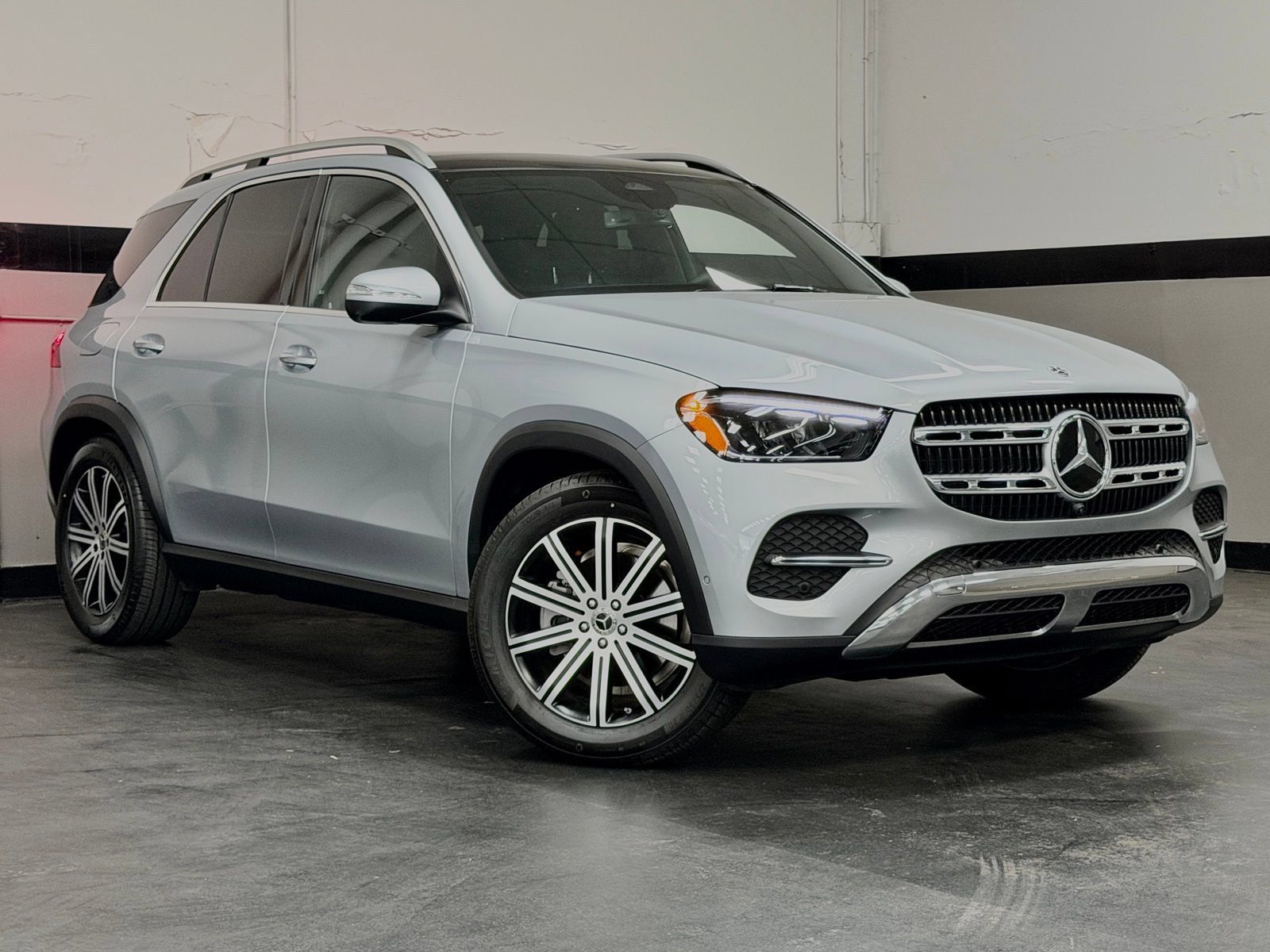 Used 2026 Mercedes-Benz GLE 350 4MATIC image 2