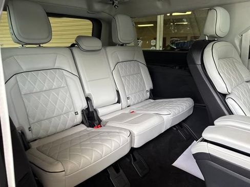 Used 2025 Lincoln Navigator L Black Label w/ Black Label Special Edition AWD/4WD image 29
