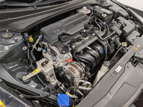 Used 2023 Hyundai Elantra SEL image 30