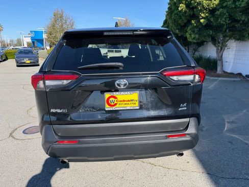 Used 2024 Toyota RAV4 LE image 5