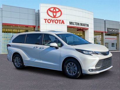 Certified 2022 Toyota Sienna XLE