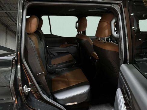 Used 2024 Lexus GX 550 AWD/4WD image 32