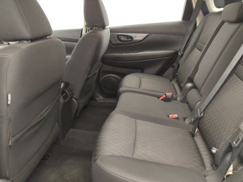 Used 2019 Nissan Rogue S AWD/4WD image 18