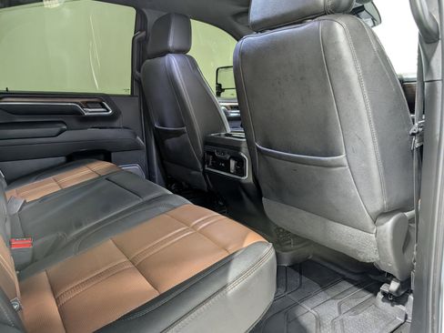 Used 2024 Chevrolet Silverado 3500 High Country w/ High Country Premium Package image 19