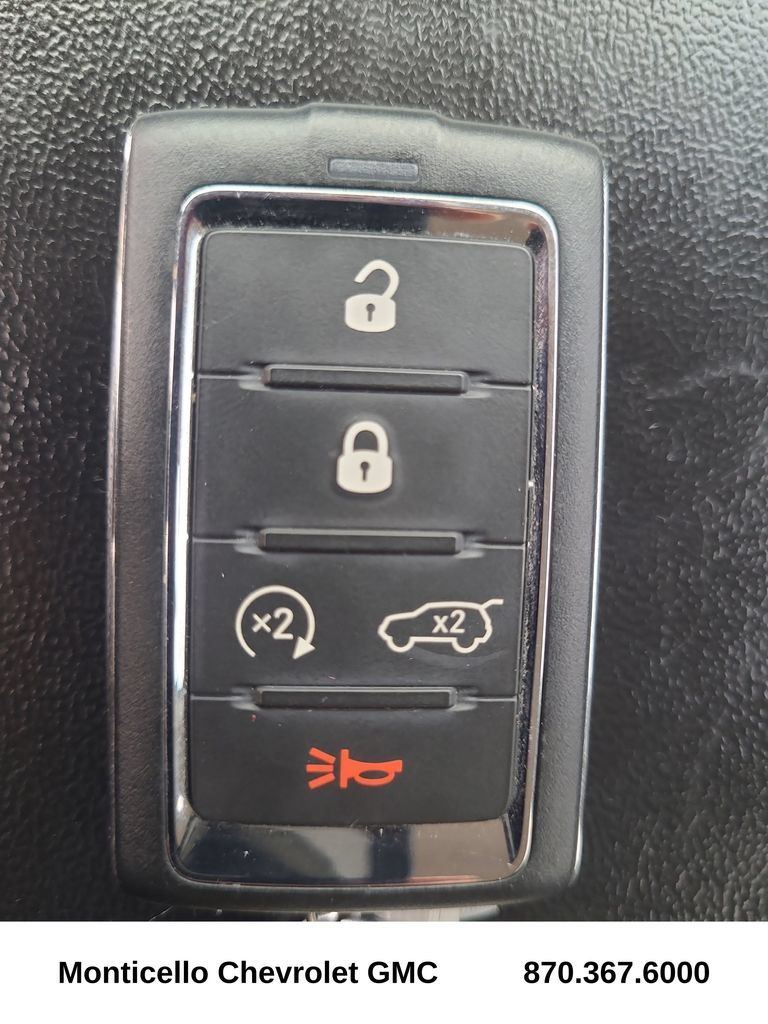 Used 2023 Jeep Grand Cherokee Laredo w/ Luxury Tech Group I AWD/4WD image 30