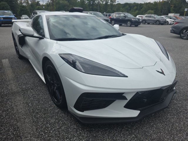 Used 2025 Chevrolet Corvette Stingray Premium Cpe w/ Z51 Performance Package RWD image 3