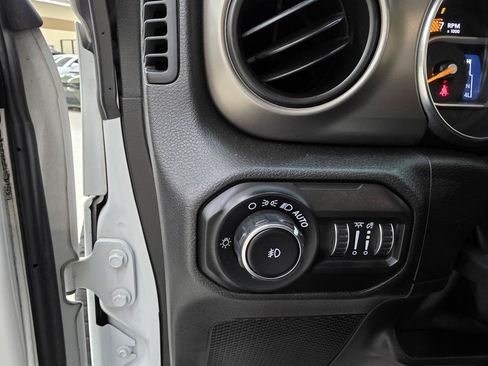Used 2021 Jeep Wrangler Unlimited Sport AWD/4WD image 34