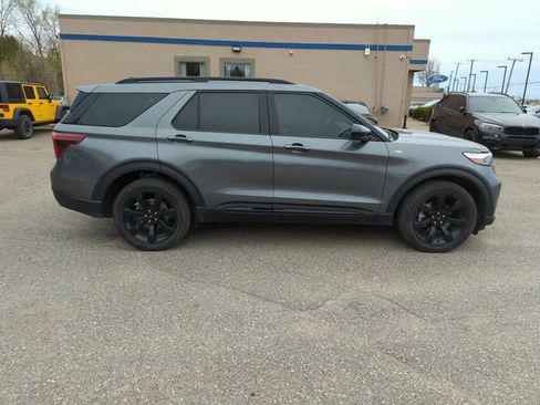 Certified 2023 Ford Explorer ST-Line AWD/4WD image 6