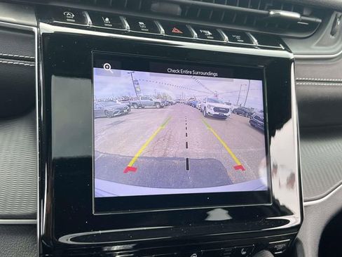 Used 2023 Jeep Grand Cherokee Altitude image 31