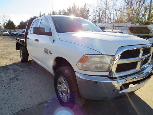 Used 2017 RAM 2500 Tradesman w/ Chrome Appearance Group AWD/4WD image 3