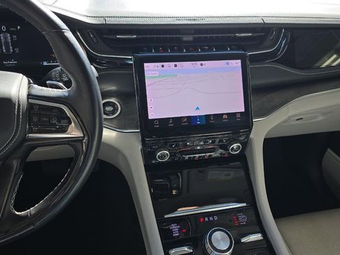 Used 2022 Jeep Grand Cherokee Overland w/ Advanced Protech Group III image 9