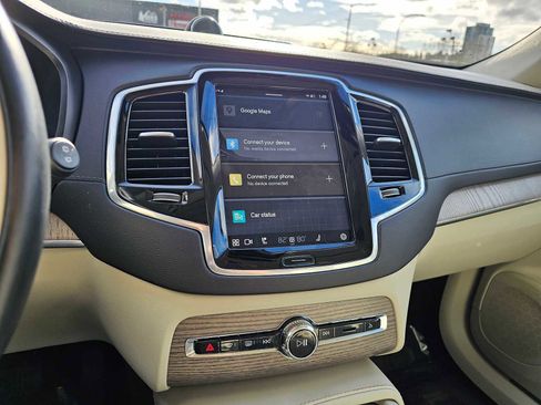 Used 2023 Volvo XC90 T8 Ultimate w/ Lounge Package image 28