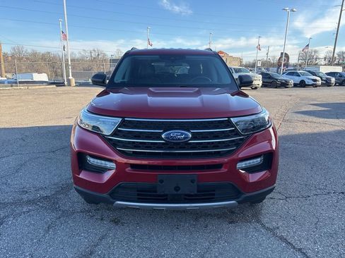 Used 2023 Ford Explorer XLT w/ Equipment Group 202A image 2