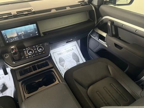 Used 2020 Land Rover Defender 110 First Edition image 23