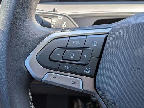 New 2026 Volkswagen Tiguan SE image 18