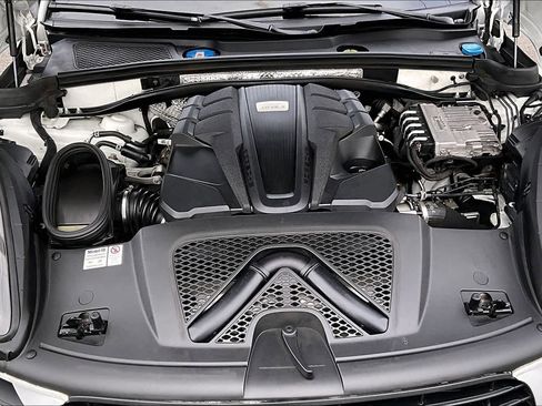 Used 2020 Porsche Macan S image 9