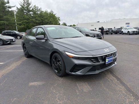 New 2026 Hyundai Elantra SEL Sport FWD image 8