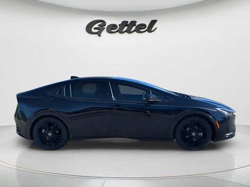 New 2026 Toyota Prius Plug-In Hybrid FWD image 7