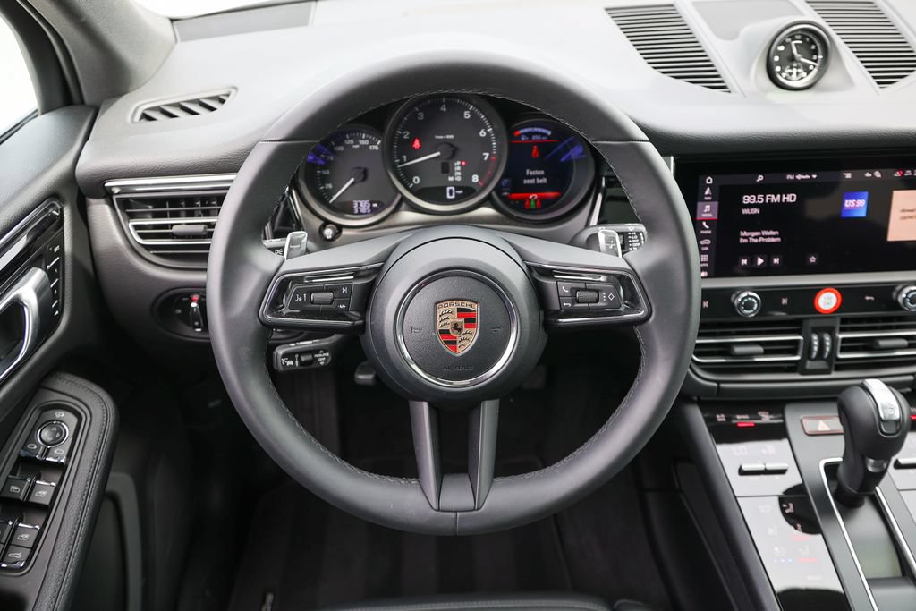 Certified 2026 Porsche Macan AWD/4WD image 11