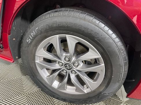 Used 2021 Toyota Sienna LE w/ LE Plus Package FWD image 13