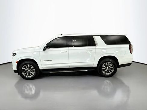 Used 2023 Chevrolet Suburban LT w/ LT Signature Plus Package RWD image 4