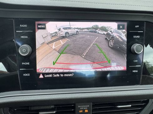 Used 2019 Volkswagen Jetta SEL w/ Cold Weather Package FWD image 13
