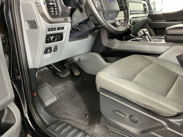 Used 2024 Ford F150 Lightning XLT AWD/4WD image 18