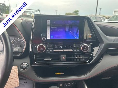 Used 2023 Toyota Highlander XSE FWD image 22