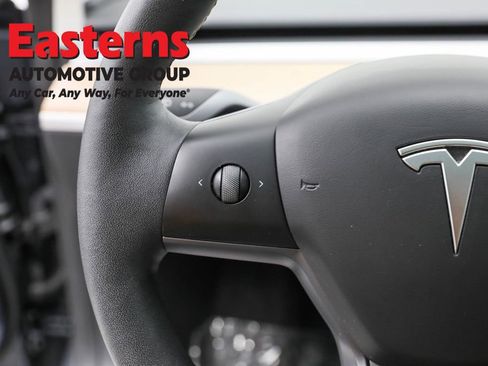 Used 2023 Tesla Model 3 Standard Range image 15